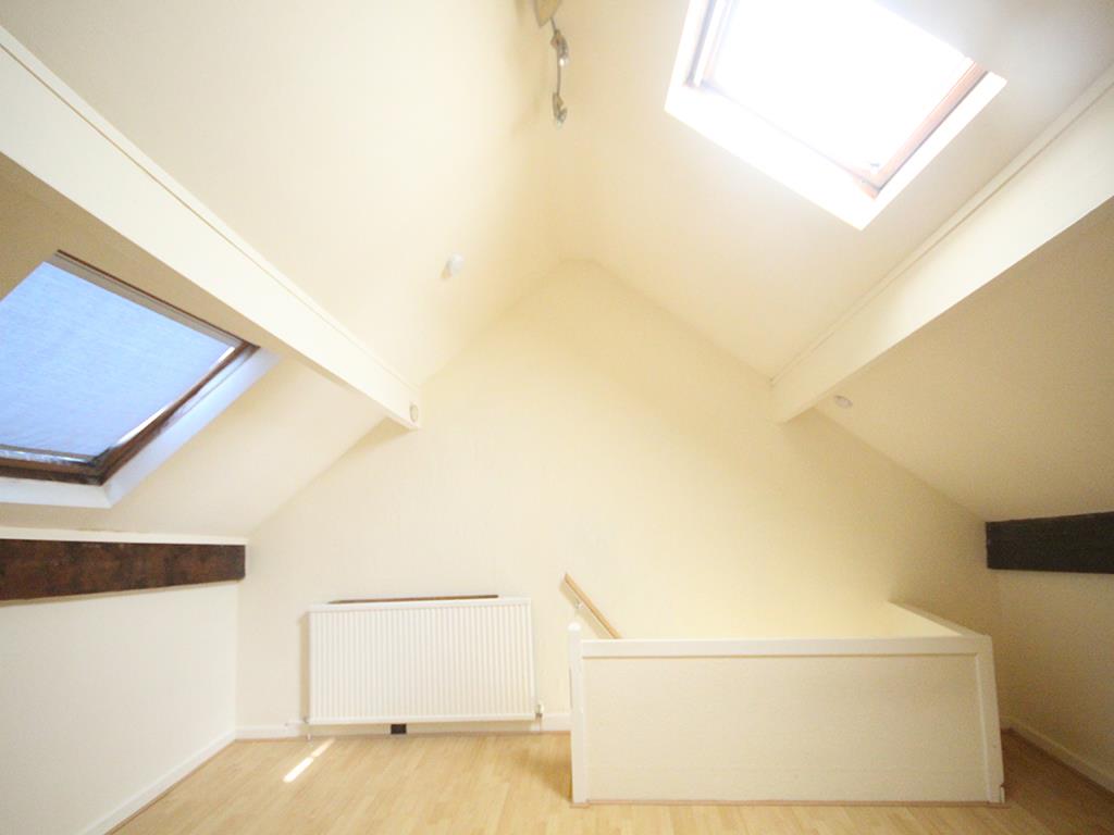 3 bedroom terraced house To Let in Barnoldswick - IMG_2190.jpg